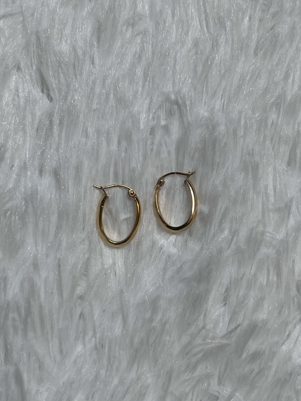 14k Yellow Gold Oval Huggies